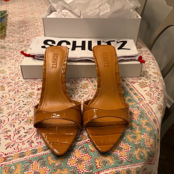 NWT SCHUTZ Elodie Brown Croc-Embossed Heels - Picture 5 of 7